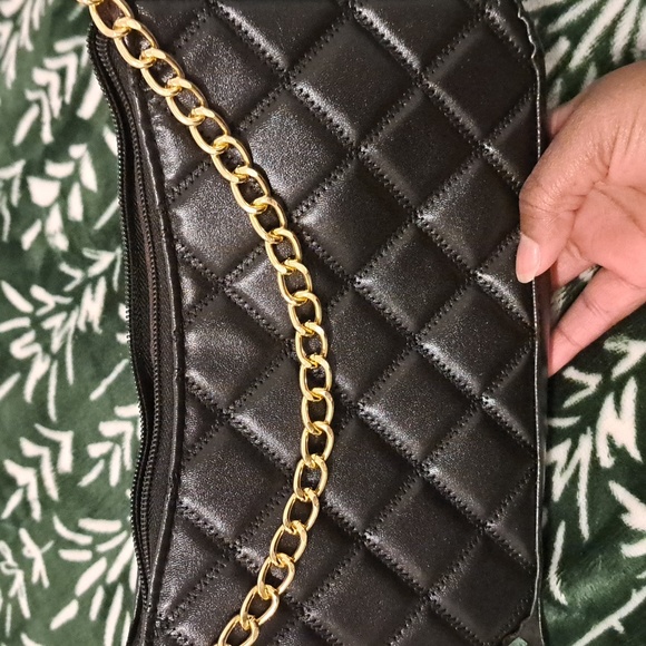 Black quilted design shoulder bag - Picture 4 of 4